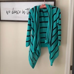Cute cardigan with black stripes